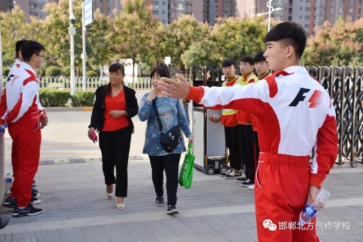 邯鄲北方汽修學(xué)校2017屆家長(cháng)會(huì )圓滿(mǎn)落幕 邯鄲北方汽修學(xué)校2017屆家長(cháng)會(huì )圓滿(mǎn)落幕