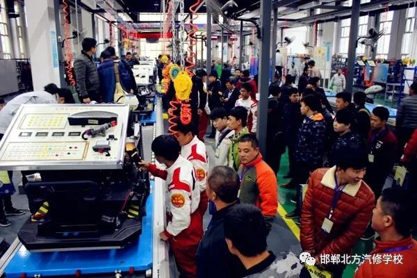 中國北方國際教育集團第十四屆校友聯(lián)誼會(huì )圓滿(mǎn)落幕 中國北方國際教育集團第十四屆校友聯(lián)誼會(huì )圓滿(mǎn)落幕