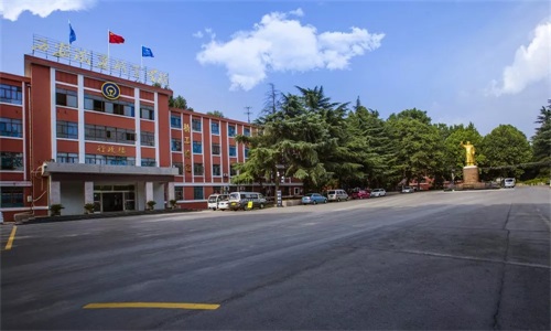 西安鐵道職業(yè)學(xué)校開(kāi)展精準扶貧入戶(hù)走訪(fǎng)活動(dòng) 西安鐵道職業(yè)學(xué)校開(kāi)展精準扶貧入戶(hù)走訪(fǎng)活動(dòng)