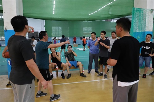 中國地質(zhì)大學(xué)(武漢)遠程與繼續教育學(xué)院舉辦籃球友誼賽 中國地質(zhì)大學(xué)(武漢)遠程與繼續教育學(xué)院舉辦籃球友誼賽