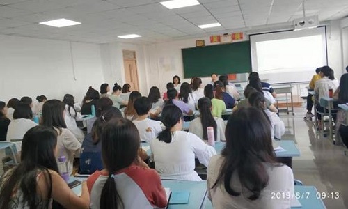 西安現代電子職業(yè)學(xué)校新教師入職業(yè)務(wù)培訓會(huì )順利召開(kāi) 西安現代電子職業(yè)學(xué)校新教師入職業(yè)務(wù)培訓會(huì )順利召開(kāi)