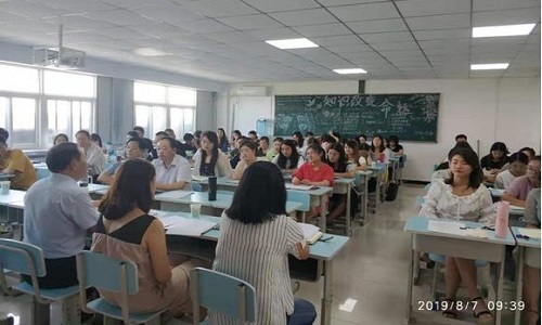 西安現代電子職業(yè)學(xué)校新教師入職業(yè)務(wù)培訓會(huì )順利召開(kāi) 西安現代電子職業(yè)學(xué)校新教師入職業(yè)務(wù)培訓會(huì )順利召開(kāi)