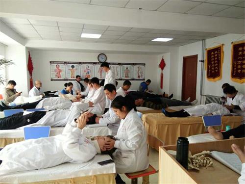 石家莊炎黃中醫推拿按摩創(chuàng )業(yè)班9月1日開(kāi)課! 石家莊炎黃中醫推拿按摩創(chuàng )業(yè)班9月1日開(kāi)課!